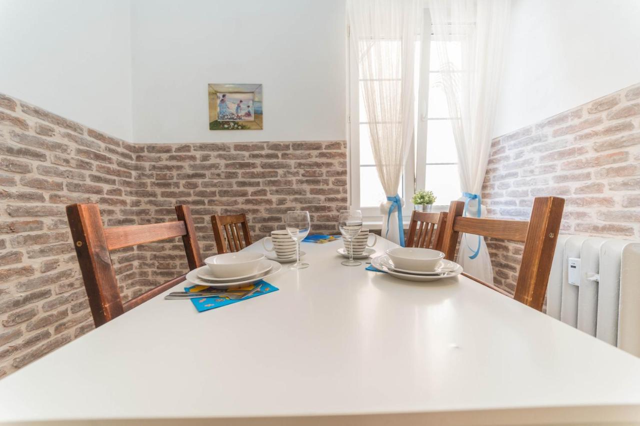 Apartament Przytulny Starowka Old Town Piwna Гданск Екстериор снимка